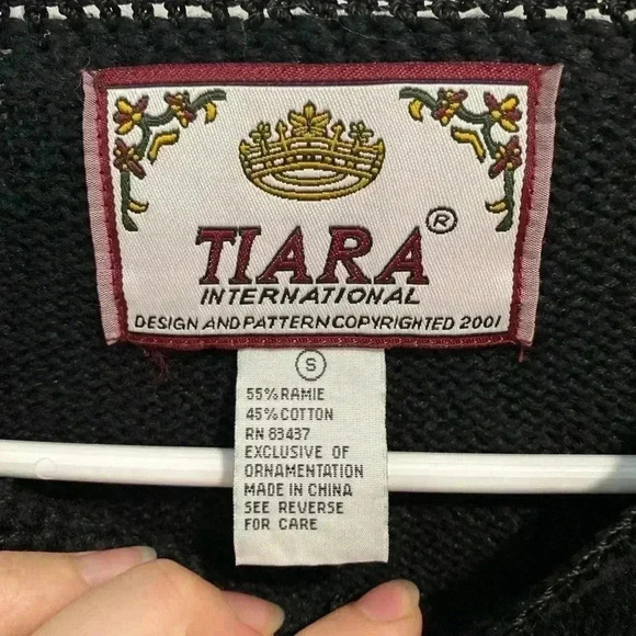 Vintage Tiara Embroidered Cardigan Black Size Small Grannycore - Picture 2 of 7